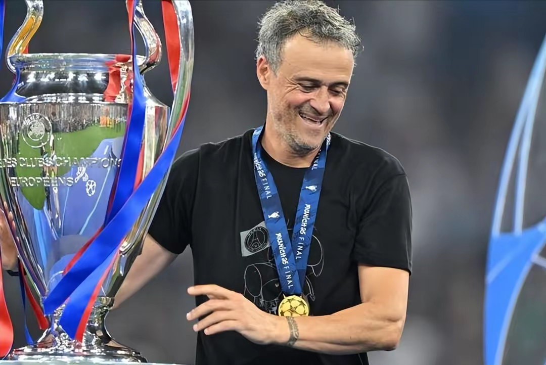 欧冠赛程吃紧；里昂冲刺阶段战术微调；引发热议；临场指挥获称赞(欧冠赛程是怎么安排的)-米兰娱乐